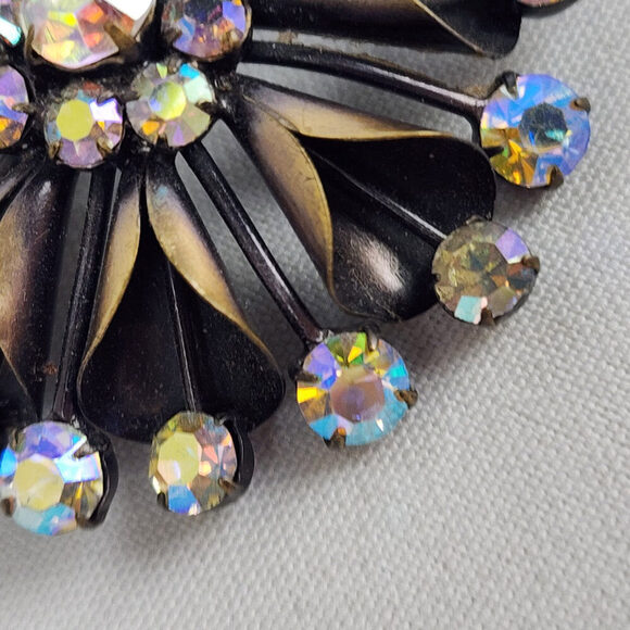 Vintage Bronze Tone AB Crystal Brooch & Clip On Earring Set - Picture 4 of 10